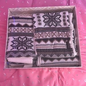 NWT reversible accessories